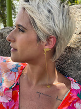 Load image into Gallery viewer, &quot;Ave de Paraiso&quot; Earrings
