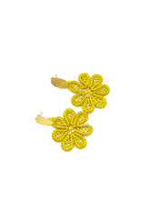 Load image into Gallery viewer, &quot;Sunshine&quot; Flower Iraca Earrings
